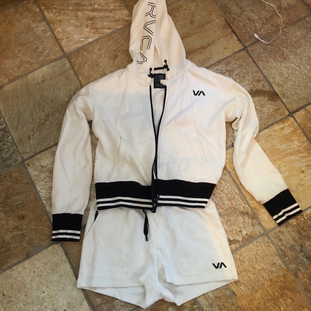 Rvca sports sweat set